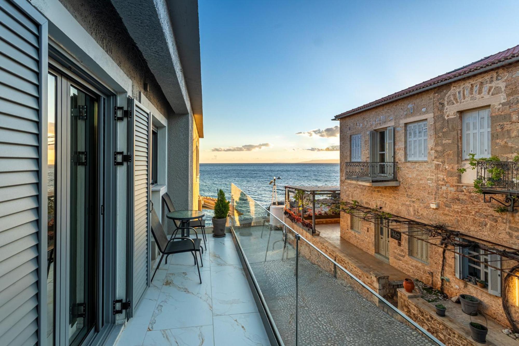 Marina Apartments Kardhamili Esterno foto